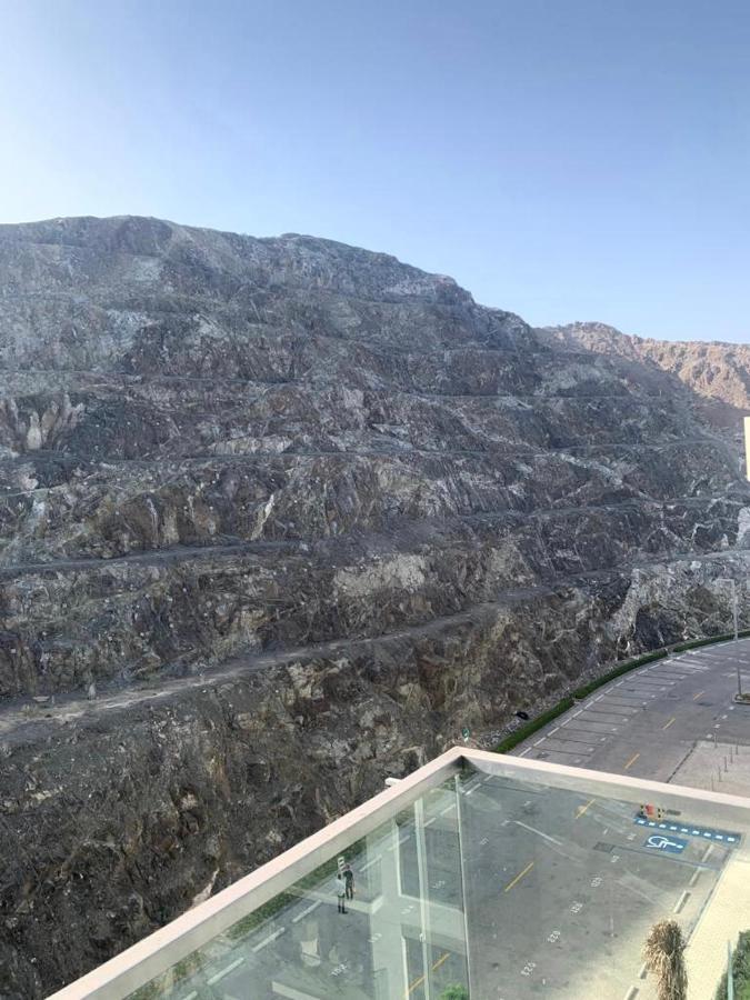 Ocean Mountain View Apartment At The Address Φουτζάυρα Εξωτερικό φωτογραφία